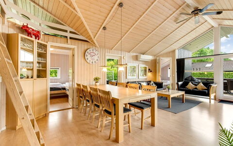 Tobias - 30Km from the Sea: Hout, Plafond, Interieur Ontwerp, Houten Vloer, Flooring, Huis, Verdieping, Hardwood, Laminaatvloer, Beits