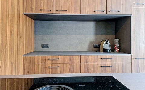 Das Maridl: Hout, Interieur Ontwerp, Flooring, Cabinetry, Meubilair, Countertop, Verdieping, Keuken, Kast, Beits