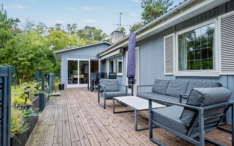 Karelia - 900M from the Sea: Hout, Dek, Hardwood, Veranda, Samengesteld Materiaal, Plank, Houten Vloer, Schaduw, Beits, Siding