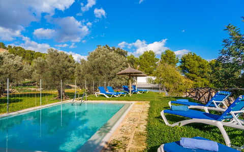 Sa Serra: Blauw, Zwembad, Toevlucht, Eco Hotel, Reflectie, Buitenmeubels, Ligstoel