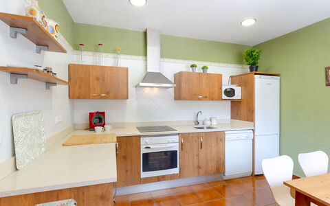 Aurea: Keuken, Toestel Van De Keuken, Countertop, Cabinetry, Major Appliance, Meubilair, Flooring, Interieur Ontwerp, Hout, Huishoudapparatuur