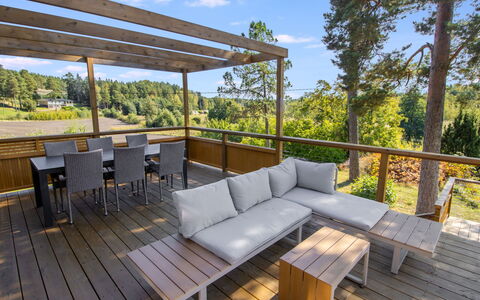 Salo 640: Meubilair, Hout, Houten Vloer, Buitenmeubels, Veranda, Hardwood, Tafel, Dek, Flooring, Stoel
