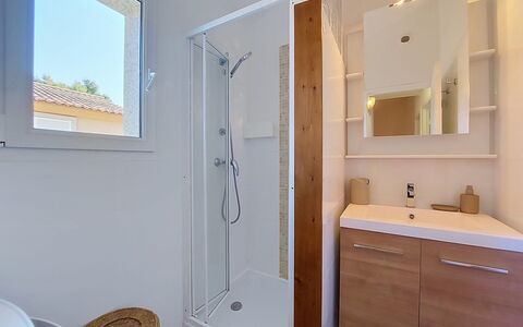 Casa San Ciprianu: Muur, Flooring, Loodgieterswerkinrichting, Verdieping, Badkamer, Hout, Wastafel In De Badkamer, Interieur Ontwerp, Loodgieter, Kraan