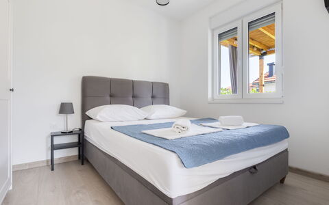Le Vito: Slaapkamer, Interieur Ontwerp, Bed, Meubilair, Verdieping, Bedding, Huis, Laken, Kamer, Bed Frame