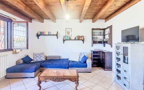 Il Giardino di Anzio: Meubilair, Interieur Ontwerp, Bankstel, Flooring, Verdieping, Hout, Kamer, Plafond, Appartement, Woonkamer