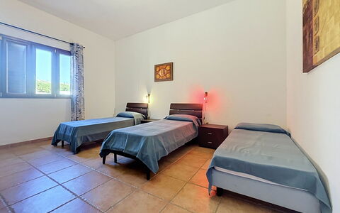 Alpamar: Verdieping, Flooring, Meubilair, Plafond, Bed, Kamer, Slaapkamer, Appartement, Bed Frame, Hardwood