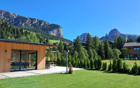 Chalet Dumbria Dolomites: Bergketen, Heuvel Station, Verblijf, Vallei, Garden Gebouwen, Blokhut, Lariks, Schaduw, Alpen, Buitentafel