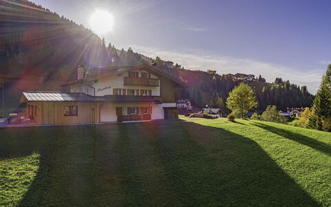 Chalet Dumbria Dolomites: Huis, Huis, Verblijf, Landschap, Landelijk Gebied, Menselijke Nederzetting, Heuvel Station, Helling, Dorp, Lariks
