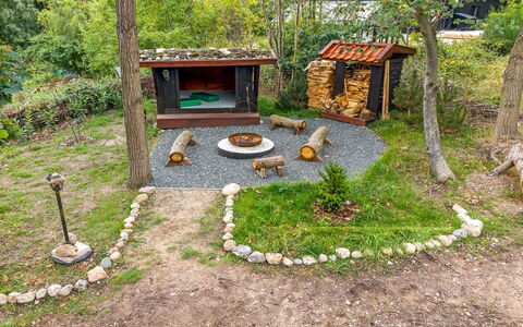 Geeske - 1.1Km from the Sea: Hout,  Felsen\, Tuin, Backyard, Blokhut, Werf, Landscaping, Outdoor Structuur, Garden Gebouwen