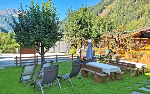 Mayrhofen 44: Bergachtig Landvormen, Berg, Heuvel, Bergketen, Meubilair, Vallei, Heuvel Station, Ridge, Tuin, Alpen