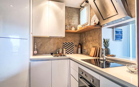 Borgo dei Fiori: Toestel Van De Keuken, Keuken, Countertop, Cabinetry, Major Appliance, Interieur Ontwerp, Huishoudapparatuur, Muur, Flooring, Meubilair