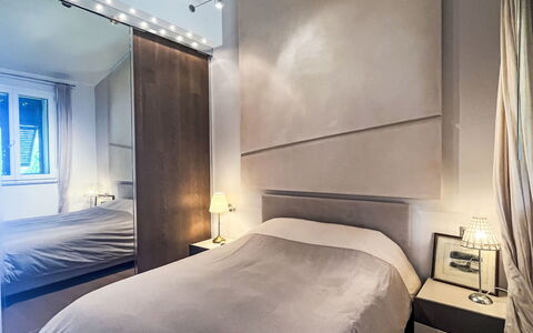 Borgo dei Fiori: Meubilair, Interieur Ontwerp, Bed, Muur, Slaapkamer, Verdieping, Flooring, Plafond, Hout, Kamer