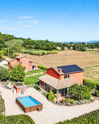 Red House: Verblijf, Landgoed, Tuin, Boerderij, Zwembad, Landscaping, Eco Hotel, Backyard, Villa, Plantage