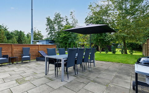 Nina - 600M from the Sea: Meubilair, Buitenmeubels, Stoel, Buitentafel, Tuin, Schaduw, Patio, Landscaping, Flagstone, Werf
