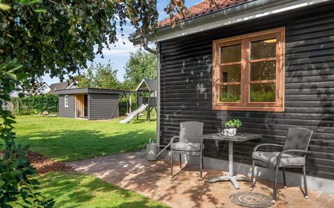 Anarosa - 6Km from the Sea: Gras, Struik, Verblijf, Tuin, Land Lot, Huis, Groundcover, Gazon, Buitenmeubels, Siding