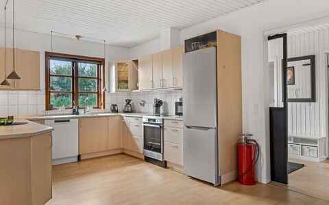 Anarosa - 6Km from the Sea: Keuken, Flooring, Interieur Ontwerp, Hout, Meubilair, Verdieping, Toestel Van De Keuken, Plafond, Cabinetry, Countertop