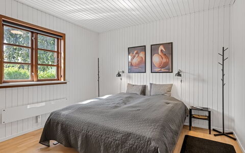 Anarosa - 6Km from the Sea: Slaapkamer, Hout, Flooring, Bed, Interieur Ontwerp, Plafond, Verdieping, Bedding, Laken, Houten Vloer
