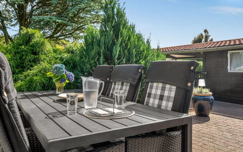 Anarosa - 6Km from the Sea: Meubilair, Buitenmeubels, Stoel, Tafel, Buitentafel, Keuken En Eettafel, Tuin, Patio, Schaduw, Bloempot