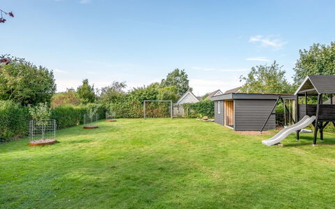 Anarosa - 6Km from the Sea: Gras, Tuin, Land Lot, Gazon, Backyard, Schaduw, Garden Gebouwen, Groundcover