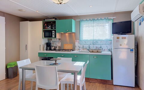 A Casetta: Keuken, Meubilair, Interieur Ontwerp, Major Appliance, Flooring, Countertop, Hout, Toestel Van De Keuken, Verdieping, Kamer