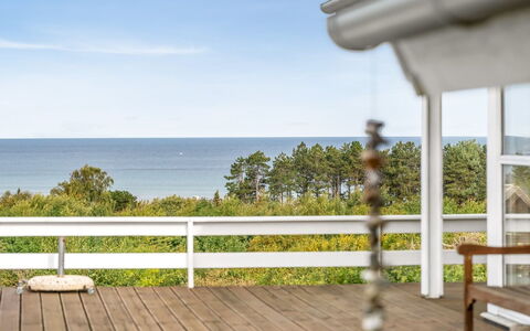 Taneli - 400M from the Sea: Hout, Veranda, Verdieping, Dek, Houten Vloer, Hardwood, Schaduw, Leuning, Balkon, Beits