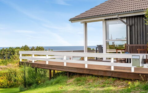 Taneli - 400M from the Sea: Hout, Veranda, Dek, Hardwood, Plank, Verblijf, Schaduw, Beits, Leuning, Hek
