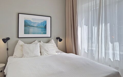 Franz Josef: Meubilair, Bed, Interieur Ontwerp, Slaapkamer, Muur, Bedding, Laken, Linens, Kamer, Verdieping