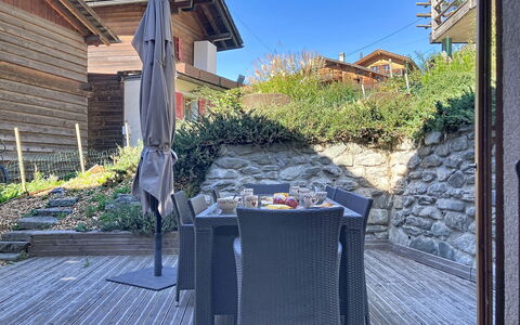 Perray 22: Buitenmeubels, Meubilair, Stoel, Dek, Schaduw, Veranda, Buitentafel, Hardwood, Patio, Balkon