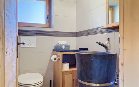 Perray 22: Hout, Loodgieterswerkinrichting, Flooring, Verdieping, Badkamer, Interieur Ontwerp, Loodgieter, Kraan, Toilet, Kamer