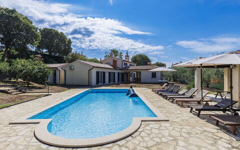 Istria Serenity: Blauw, Zwembad, Toevlucht, Landgoed, Vrije Tijd, Eco Hotel, Schaduw, Villa, Hacienda, Thermae