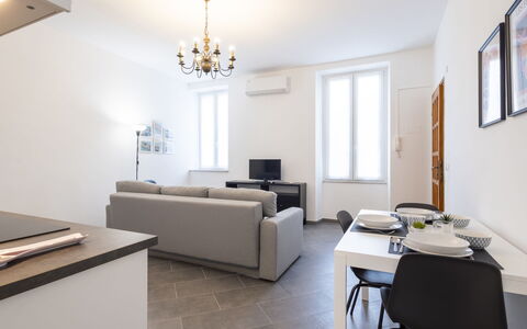 Due Passi: Interieur Ontwerp, Meubilair, Flooring, Verdieping, Appartement, Huis, Plafond, Kamer, Verlichting, Woonkamer