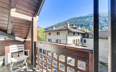 Dorian: Bergketen, Balkon, Bergdorp, Alpen, Siding