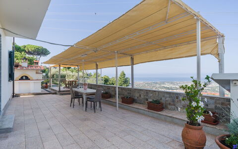 L'Edera e Il Mare: Schaduw, Bloempot, Stoel, Buitenmeubels, Kamerplant, Outdoor Structuur, Balkon, Canopy, Eco Hotel, Pergola