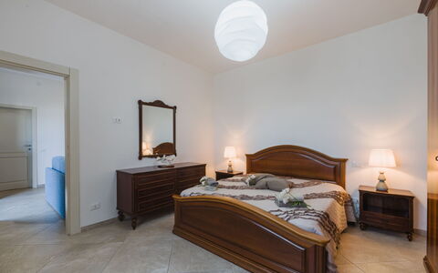 L'Edera e Il Mare: Meubilair, Bed, Interieur Ontwerp, Slaapkamer, Flooring, Verdieping, Laken, Hout, Plafond, Kamer