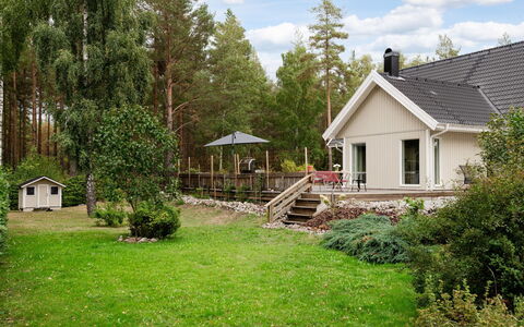 Björkfjärden: Boom, Gras, Huis, Struik, Verblijf, Tuin, Huis, Land Lot, Groundcover