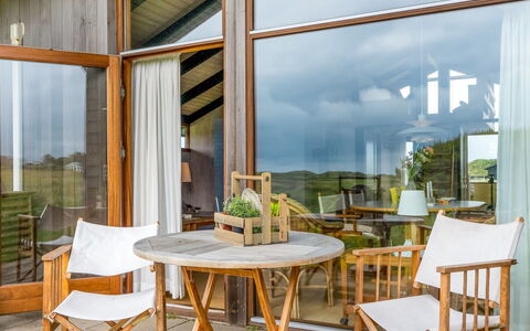 Anita - 400M from the Sea: Hout, Huis, Verblijf, Hardwood, Stoel, Eco Hotel, Beits, Schaduw, Natuurlijk Materiaal, Veranda
