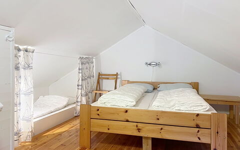 Nonstuo: Meubilair, Interieur Ontwerp, Bed, Hout, Verdieping, Slaapkamer, Flooring, Plafond, Kamer, Verlichting