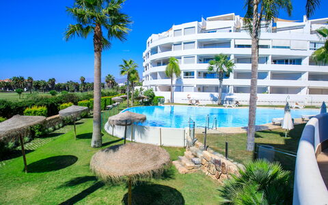 Los Moriscos Golf: Appartement, Woongebied, Condominium, Stedelijk Ontwerp, Balkon, Gemengd Gebruik, Toevlucht, Landgoed, Hotel, Schaduw