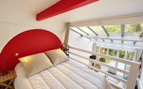 Le Vieux Chalet: Buitenmeubels, Struik, Huis, Buitentafel, Meubilair, Huis, Tuin, Gazon, Backyard, Landgoed