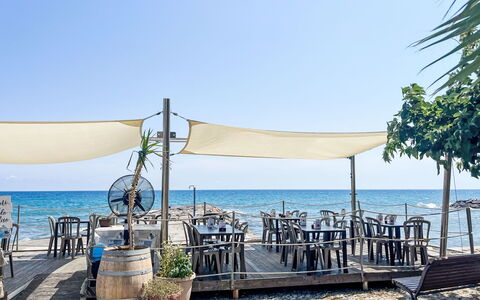 Finestra sul Mare: Buitenmeubels, Struik, Huis, Buitentafel, Meubilair, Huis, Tuin, Gazon, Backyard, Landgoed