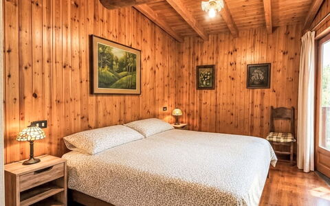 Il Ghiro: Buitenmeubels, Struik, Huis, Buitentafel, Meubilair, Huis, Tuin, Gazon, Backyard, Landgoed