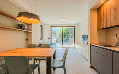 Il Nido: Buitenmeubels, Struik, Huis, Buitentafel, Meubilair, Huis, Tuin, Gazon, Backyard, Landgoed