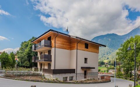 Il Nido: Buitenmeubels, Struik, Huis, Buitentafel, Meubilair, Huis, Tuin, Gazon, Backyard, Landgoed