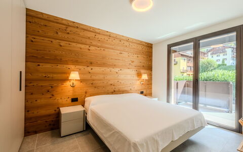 Il Nido: Buitenmeubels, Struik, Huis, Buitentafel, Meubilair, Huis, Tuin, Gazon, Backyard, Landgoed