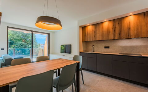 Il Nido: Buitenmeubels, Struik, Huis, Buitentafel, Meubilair, Huis, Tuin, Gazon, Backyard, Landgoed