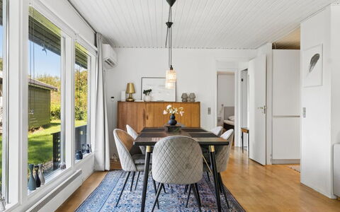 Tordis - 675M from the Sea: Flooring, Meubilair, Hout, Interieur Ontwerp, Verdieping, Keuken En Eettafel, Plafond, Huis, Eetkamer, Houten Vloer