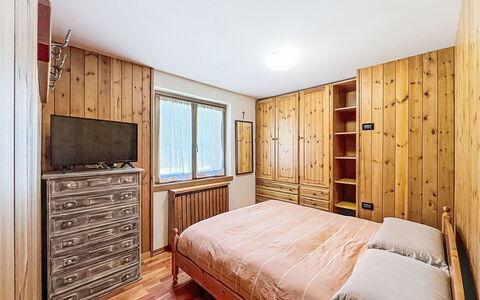 Calvet: Lucht, Meubilair, Hout, Buitenmeubels, Tafel, Stoel, Wolk, Buitentafel, Hardwood, Plank