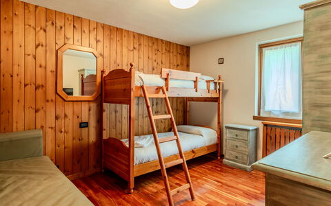 Calvet: Meubilair, Interieur Ontwerp, Hout, Bed, Slaapkamer, Flooring, Verdieping, Kamer, Plafond, Beits