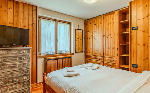 Calvet: Bed, Slaapkamer, Hout, Laken, Interieur Ontwerp, Meubilair, Bedding, Verdieping, Flooring, Kamer