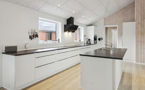 Ellin - 3.3Km from the Sea: Dak, Huis, Verblijf, Siding, Landgoed, Oprit, Boerderij, Garden Gebouwen
